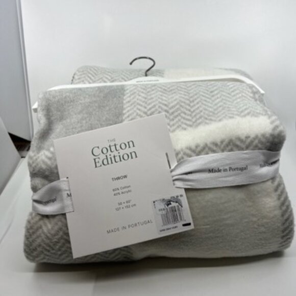 The Cotton Edition White and Grey Mini-Chevron and Plaid Throw - Picture 8 of 9